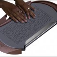 Classificação Gráfica dos Sistemas de Escrita O braille não é disposto em linhas como o alfabeto latino. O árabe e o hebraico são lidos da direita para a esquerda. Escritas chinesas são geralmente alinhadas na vertical.
